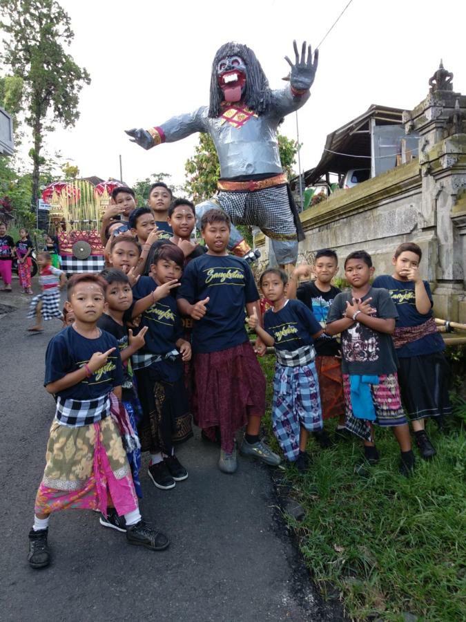 Buana Asti Homestay Selemadeg エクステリア 写真